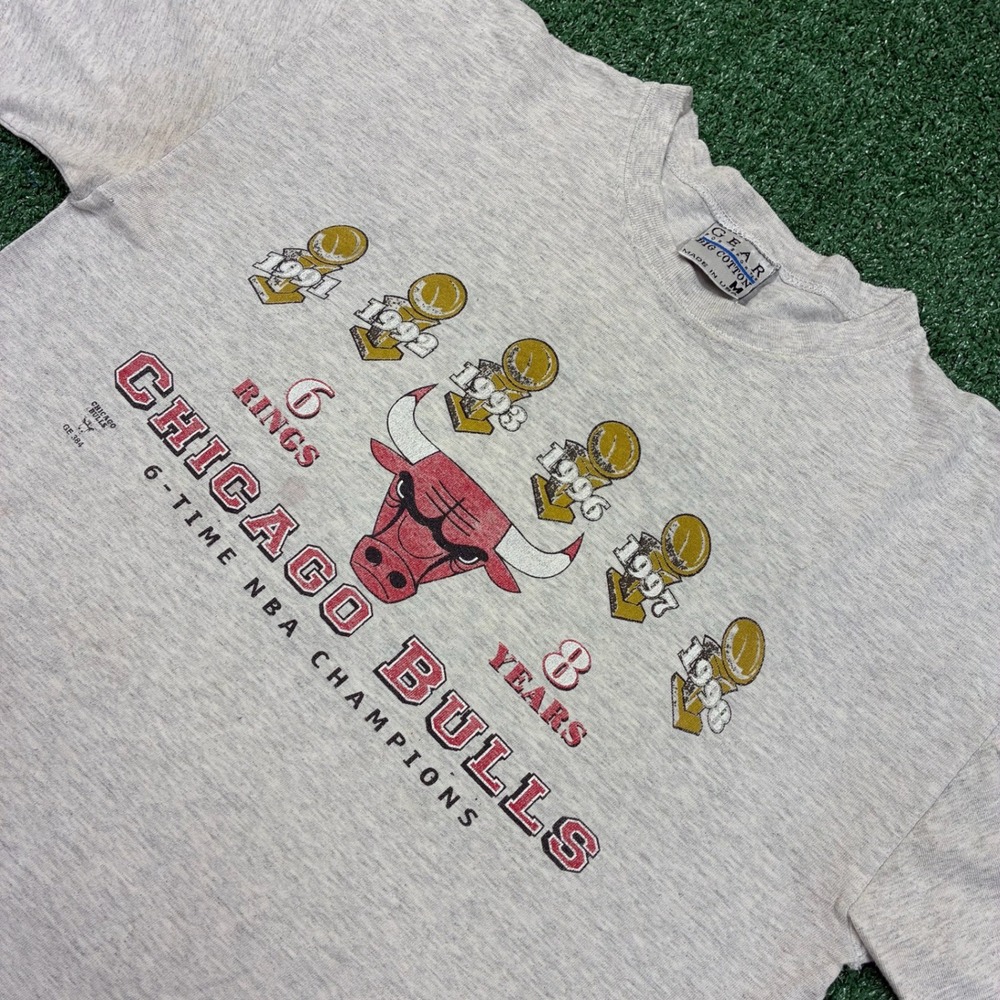 Vintage 90's‎ NBA Chicago Bulls 6-Time Champions Graphic T-shirt